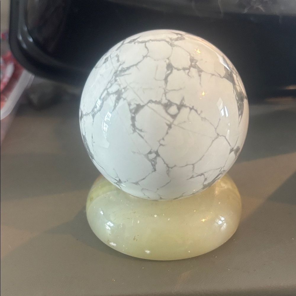 Polished Green Onyx Sphere holder-Final sale- - Picture 6 of 7